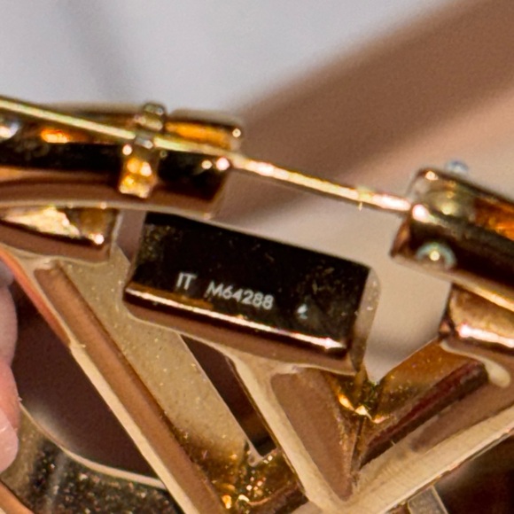 Louis Vuitton Louise Hoops - Picture 2 of 4